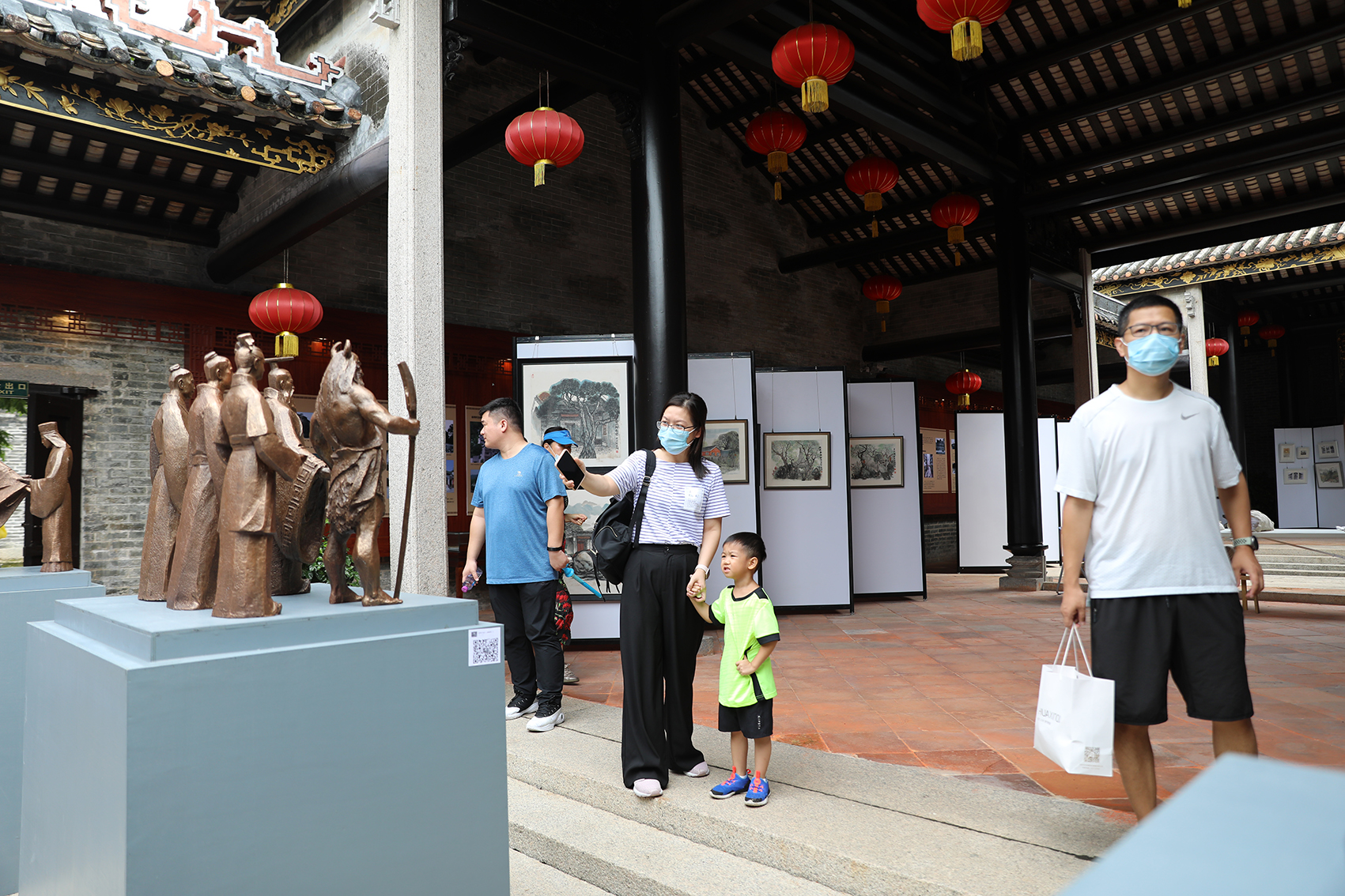 第五届会同艺术节盛大开幕 连续三天上演艺术文化盛宴(吴长赋图宋显晖文)12.JPG 第五届会同艺术节盛大开幕 连续三天上演艺术文化盛宴(吴长赋图宋显晖文)12.JPG